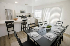 2 private masters, new beds & furniture, sleeps 12